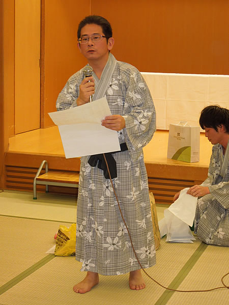 寺本活性化部会長から誕生日のお祝い