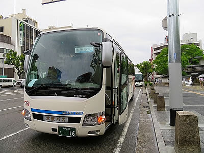 湊川神社前からバス